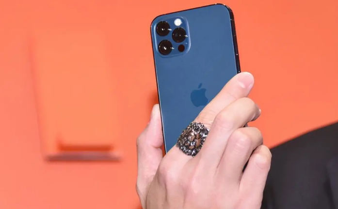云龙苹果手机维修分享iPhone12系列重启方法教程 