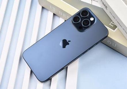 云龙苹果维修点分享iPhone 15 Pro Max屏幕更换全新实操风险 